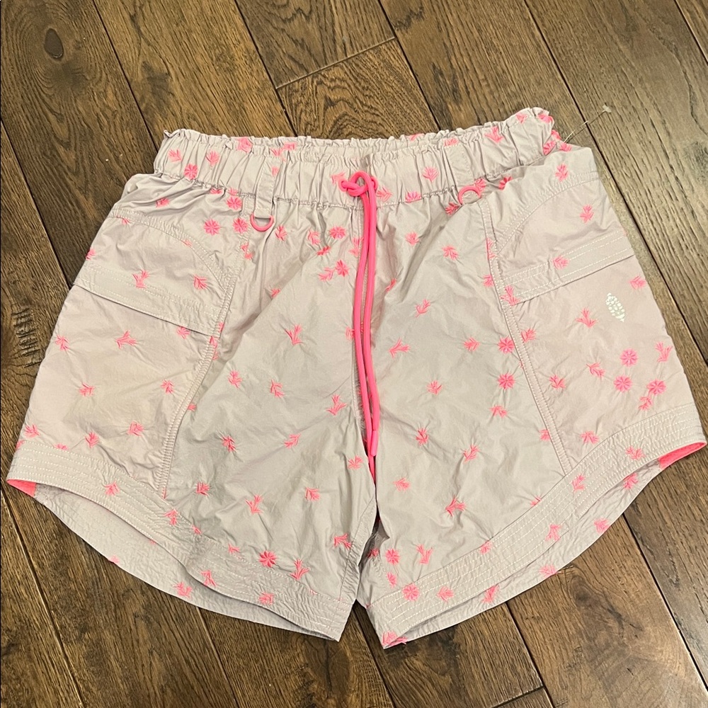 Free People The Wild Embroidered Long Shorts Size Small - Picture 2 of 6